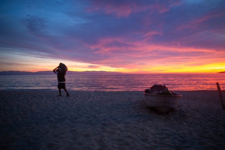 unfiltered photography by Mariana Maya of a sunset in Bucerias, Nayarit